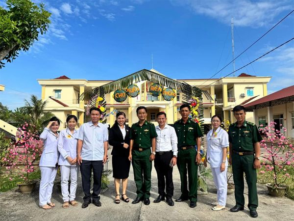 SỐNG LÀ ĐỂ CHO ĐI – CHIA SẺ YÊU THƯƠNG CÙNG ĐỒN BIÊN PHÒNG CỬA KHẨU CẢNG NĂM CĂN