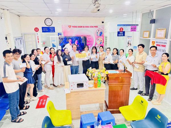 HỒNG PHÚC 2025 – TẬN TÂM HẾT LÒNG PHỤC VỤ - TẬP THỂ QUYẾT TÂM ĐỘT PHÁ NĂM 2026